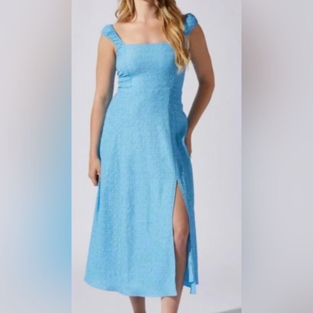 ASTR The Label Blue Sleeveless Dress